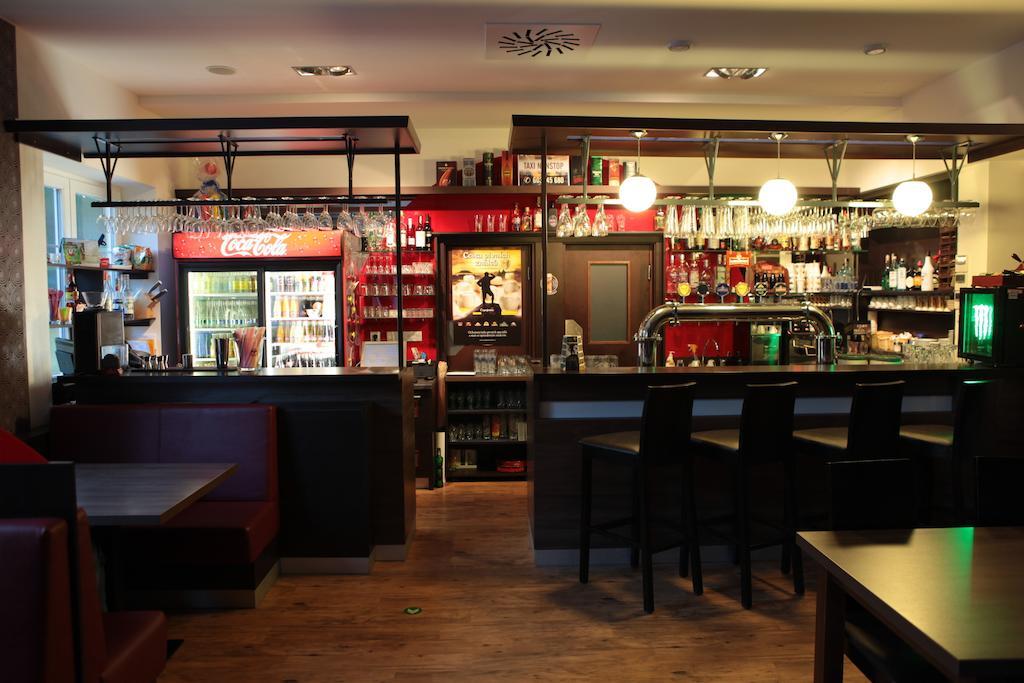 Kadaň 莫瓦旅馆酒店 外观 照片